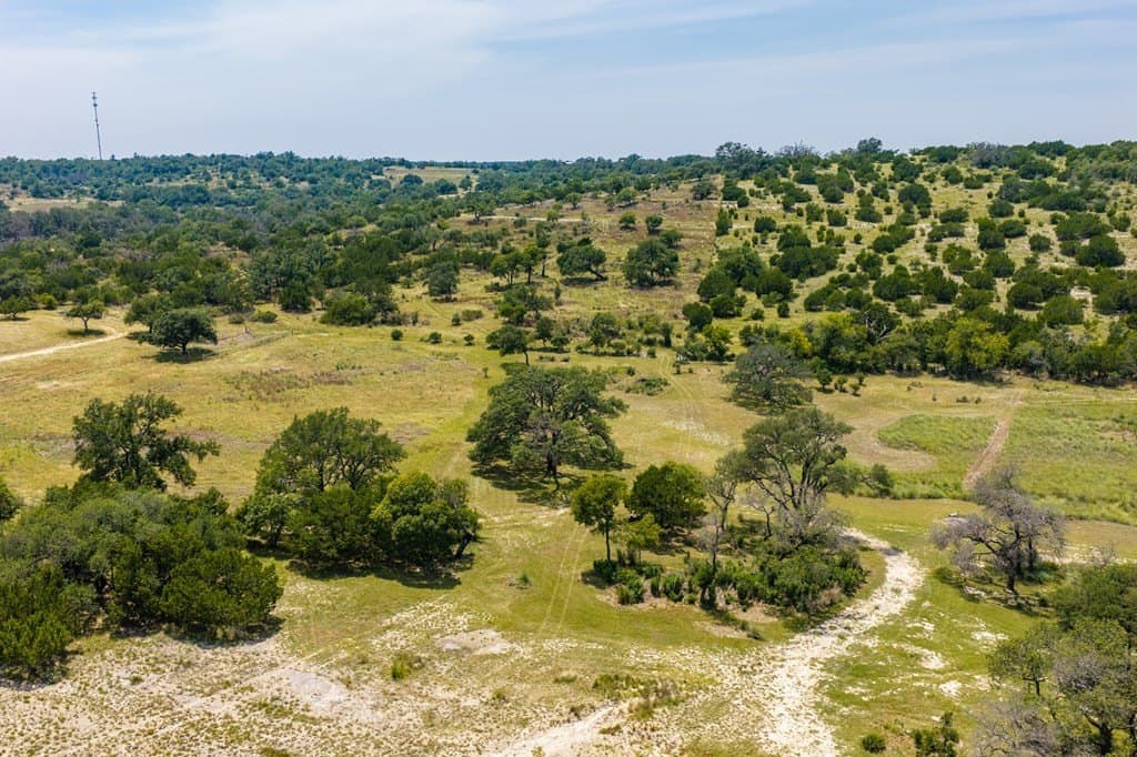 17 acres in Gillespie County gallery image 3