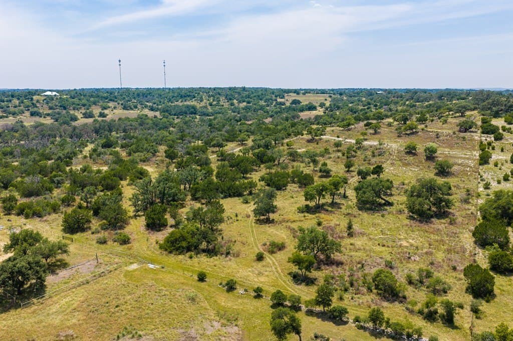 17 acres in Gillespie County gallery image 4