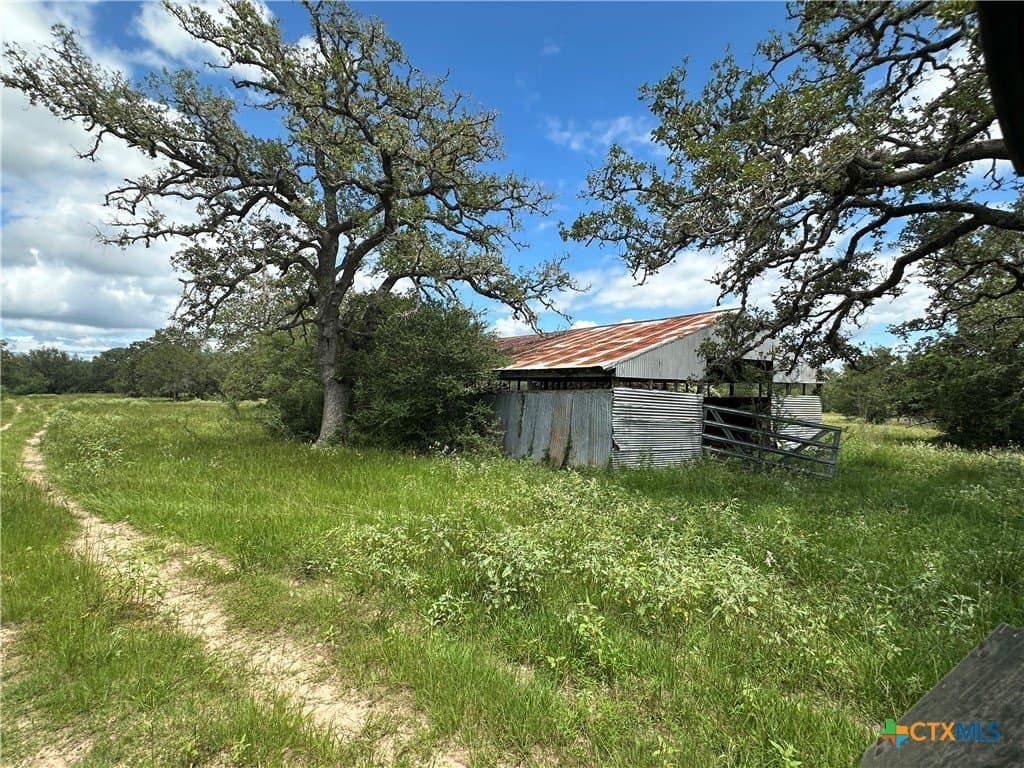 23.71 acres in Victoria County - photo 6