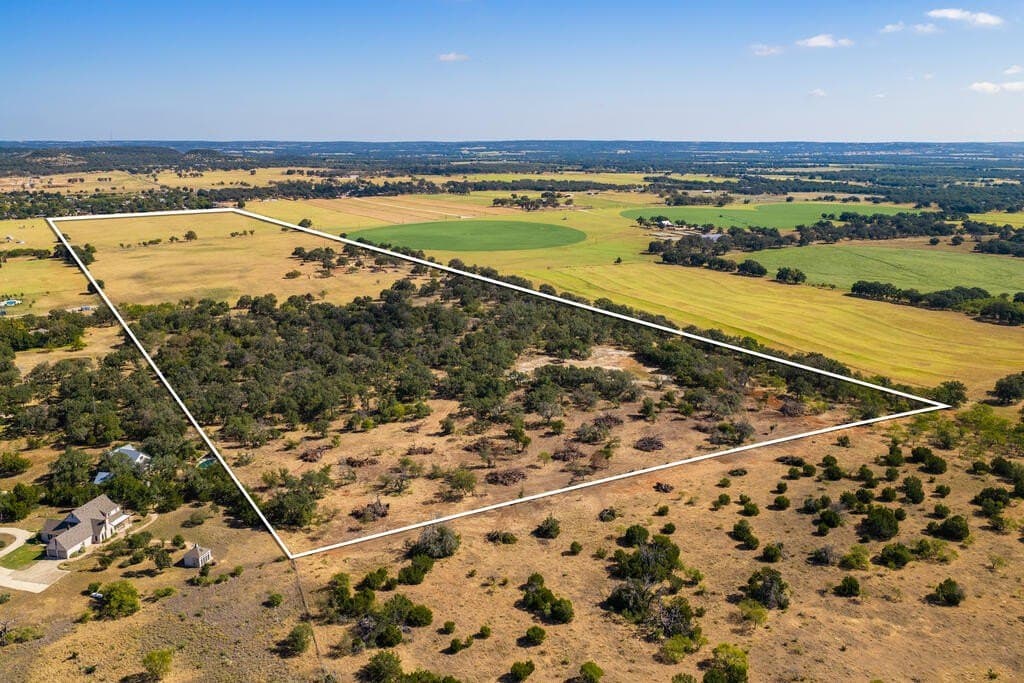 99.79 acres in Gillespie County - photo 2