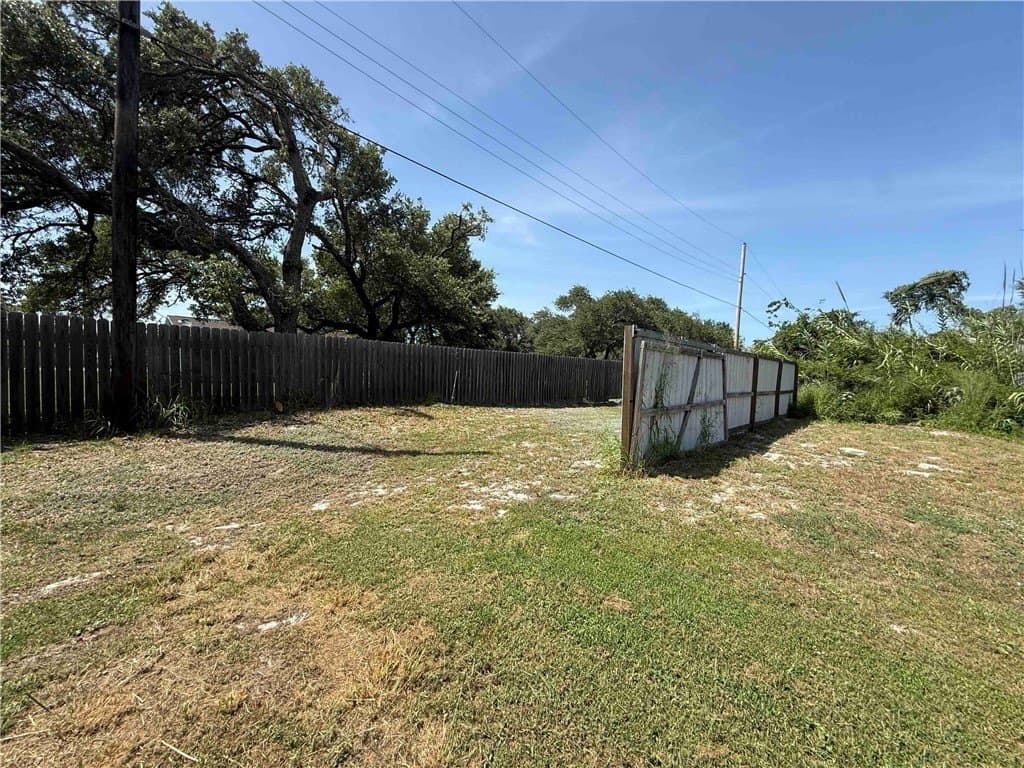 0.32 acres in San Patricio County - photo 9