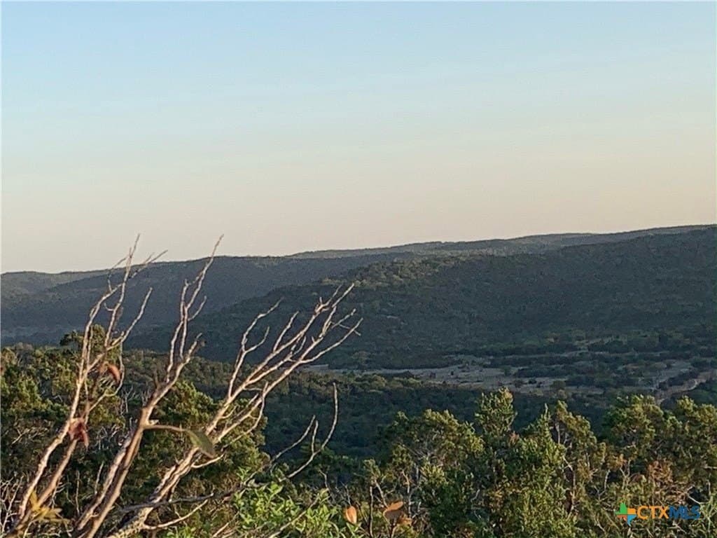 28.62 acres in Real County