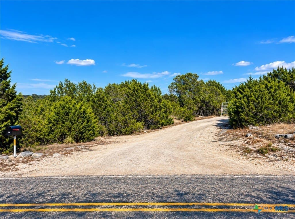 28.62 acres in Real County - photo 10