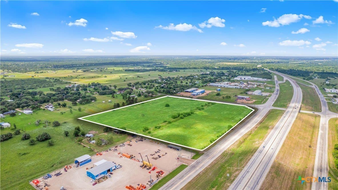 18.37 acres in Victoria County featured view