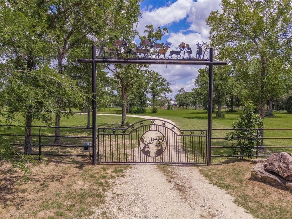 13 acres in Grimes County - photo 40