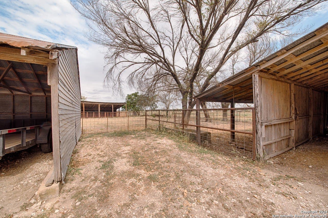 10.5 acres in Kerr County - photo 17