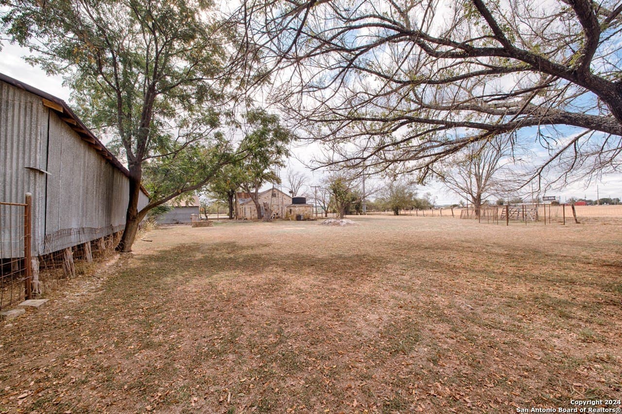 10.5 acres in Kerr County - photo 13