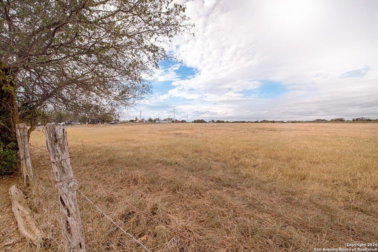 10.5 acres in Kerr County - photo 11