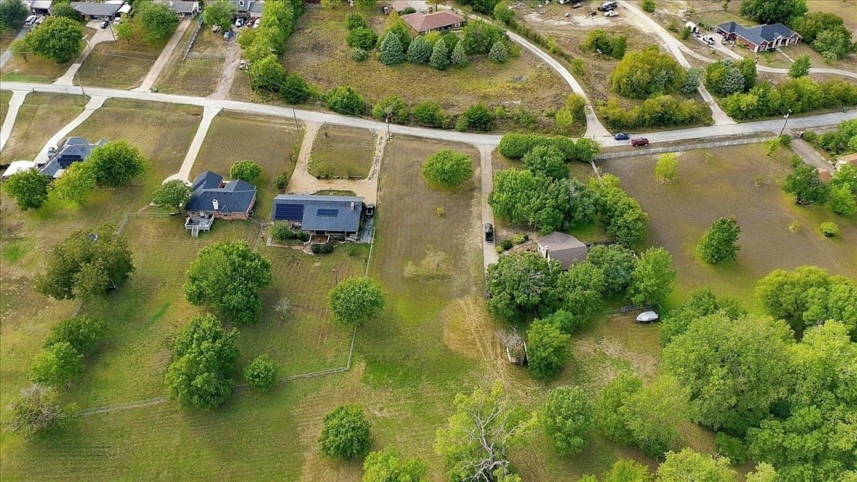0.55 acres in Ellis County - photo 6
