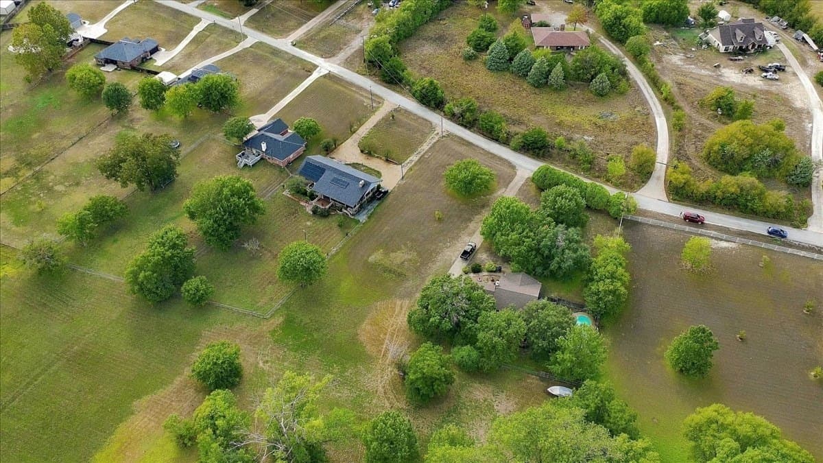 0.55 acres in Ellis County - photo 10