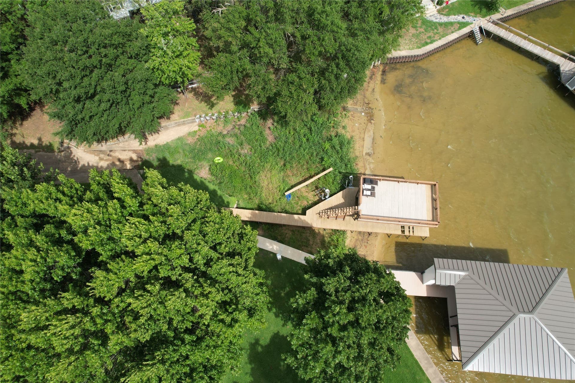 0.82 acres in Henderson County gallery image 2