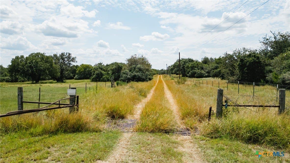 227.17 acres in Goliad County gallery image 2