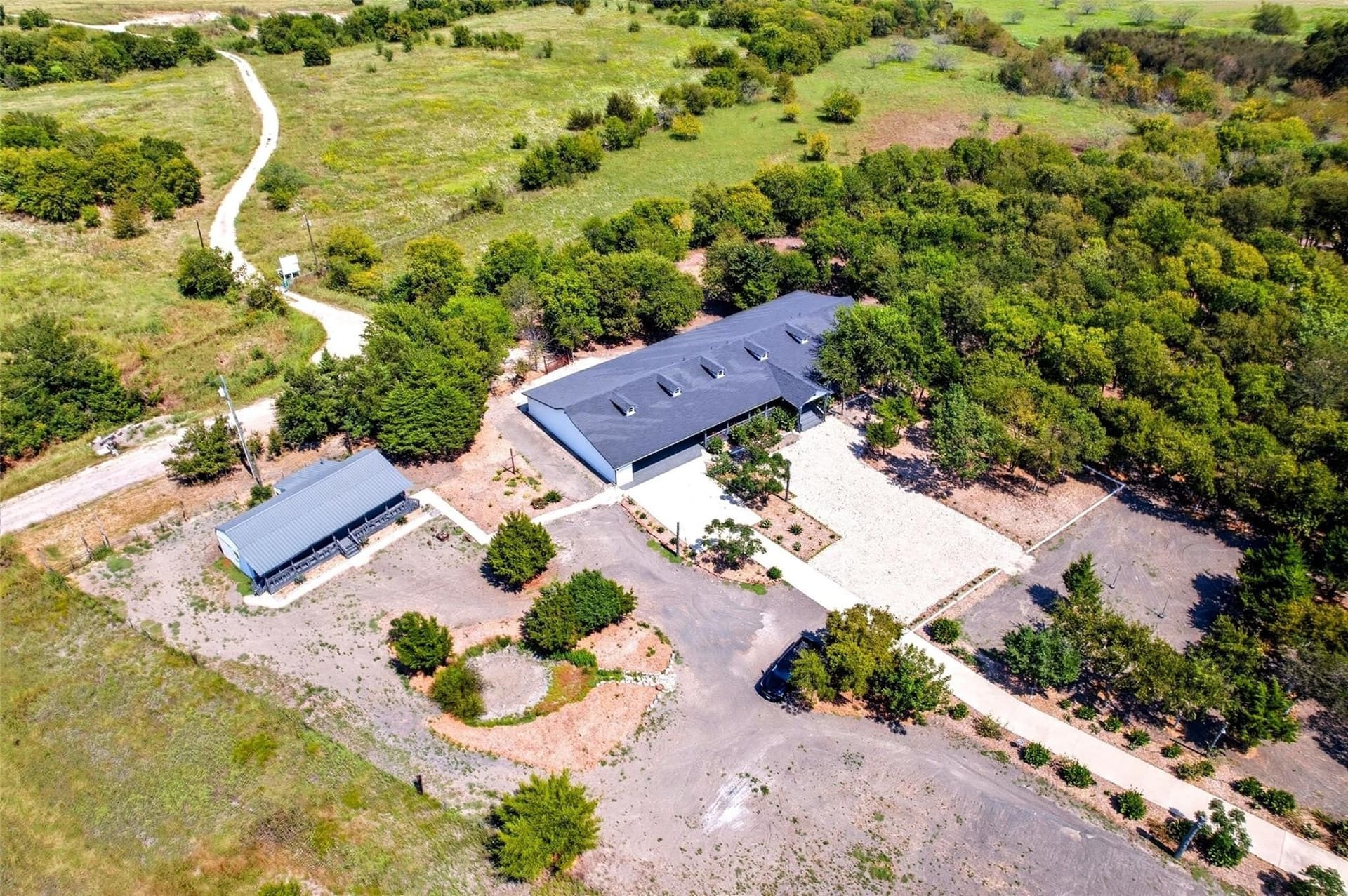 10.24 acres in Ellis County gallery image 2