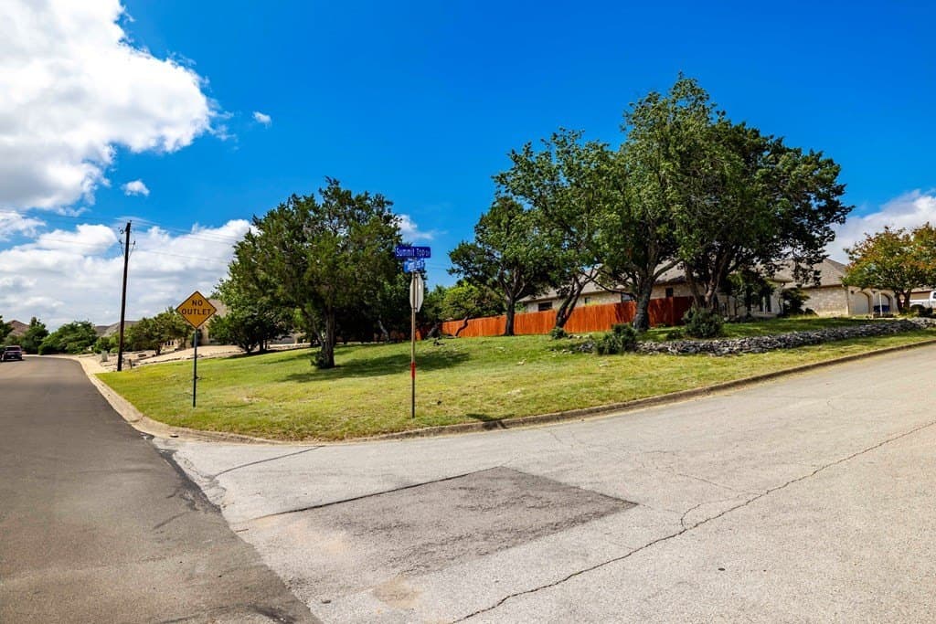 0.28 acres in Kerr County gallery image 3