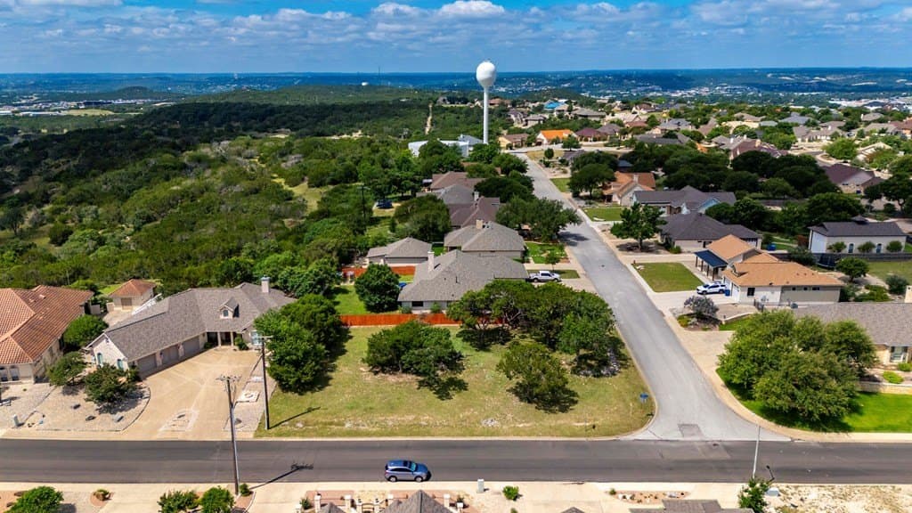 0.28 acres in Kerr County - photo 8