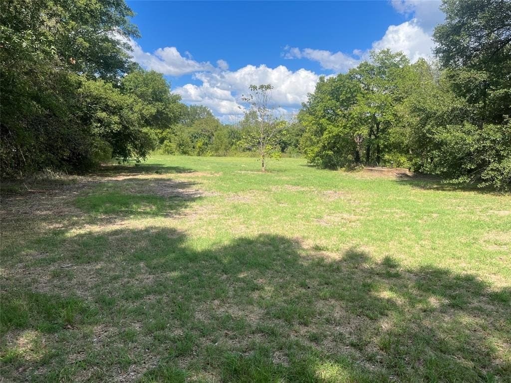 1.75 acres in Lamar County