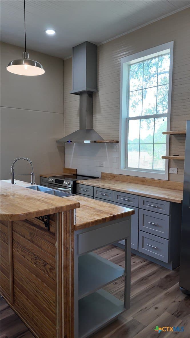 11 acres in Lavaca County gallery image 2