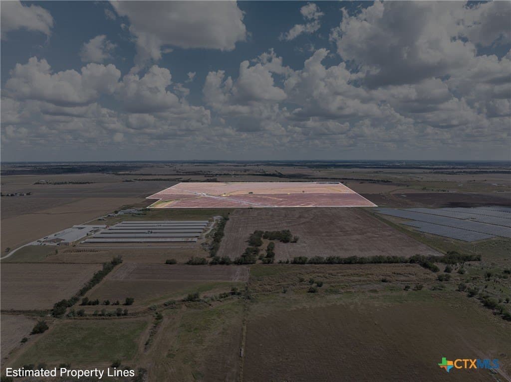 240 acres in Travis County gallery image 4