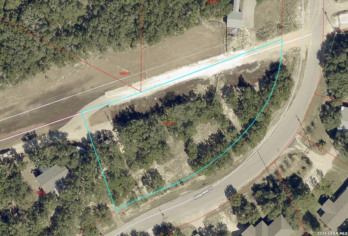 0.88 acres in Comal County - photo 4