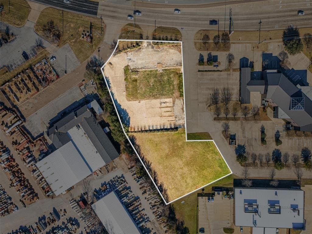 1.93 acres in Smith County gallery image 4