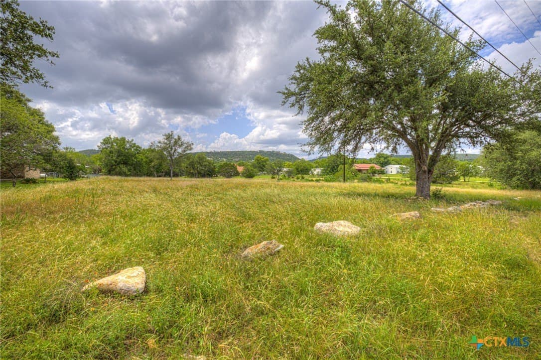 1.06 acres in Comal County - photo 7
