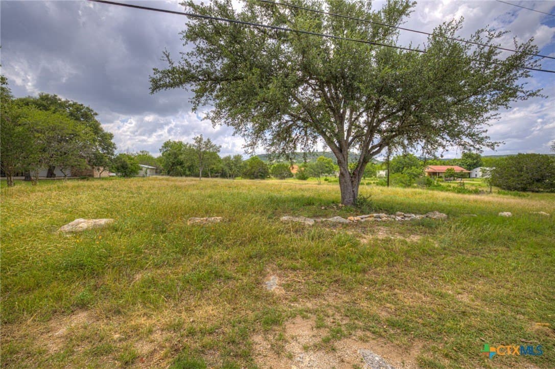 1.06 acres in Comal County - photo 8