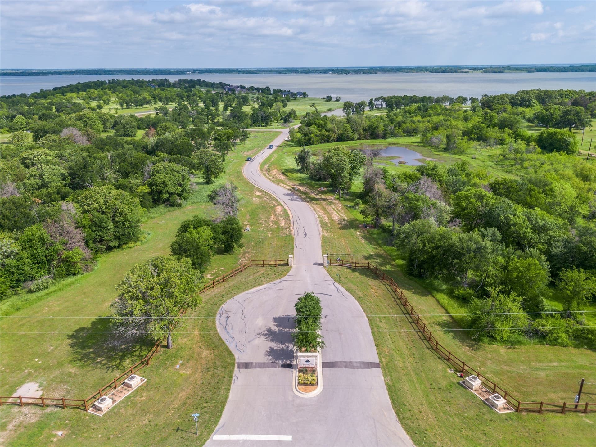 1.01 acres in Navarro County gallery image 4