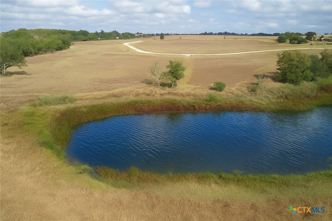 1.82 acres in Lavaca County gallery image 3