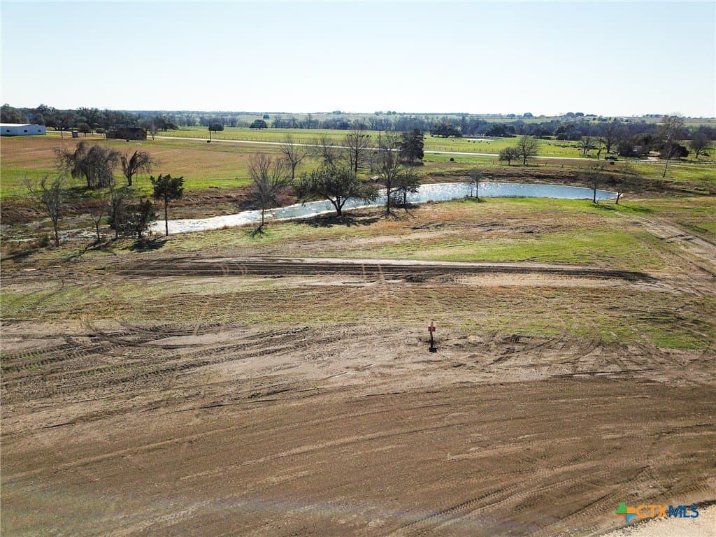 1.82 acres in Lavaca County gallery image 2