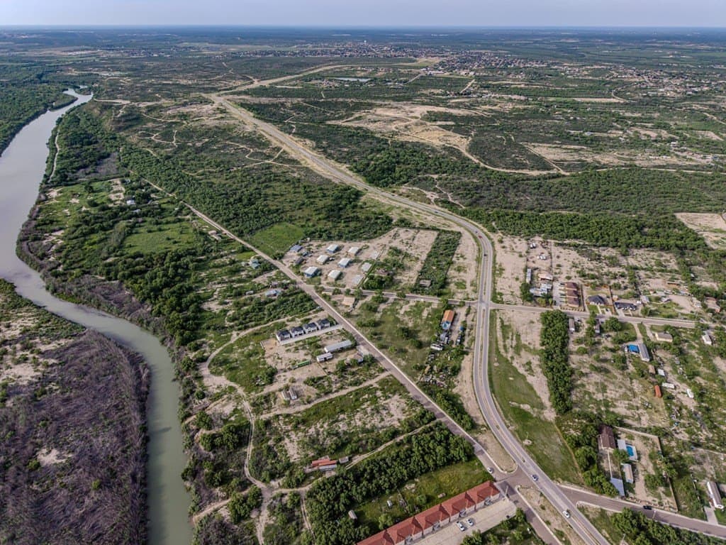 1.17 acres in Maverick County gallery image 2