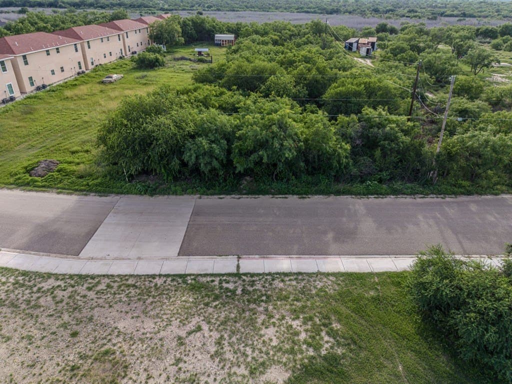 1.17 acres in Maverick County gallery image 3