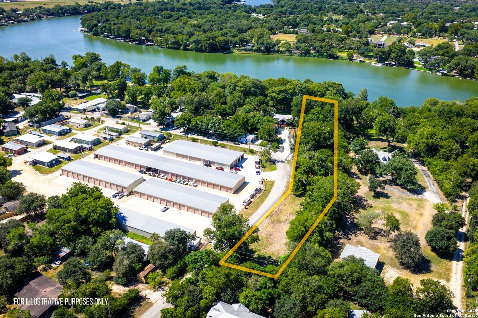 1.55 acres in Guadalupe County gallery image 2