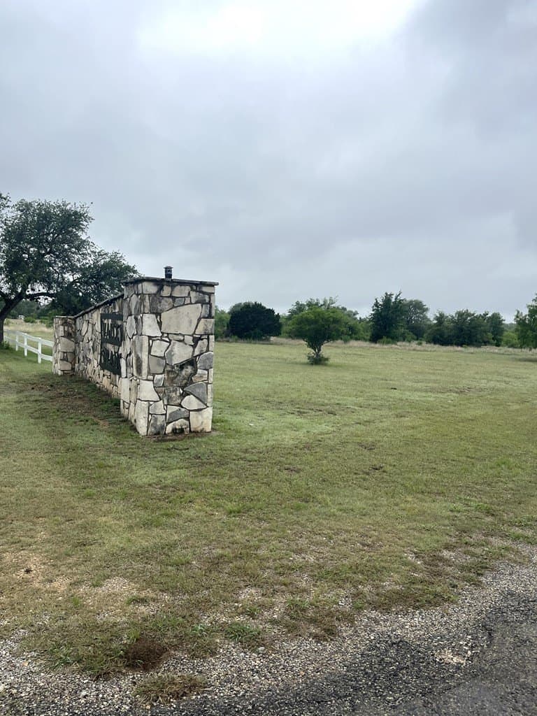 2.59 acres in Real County - photo 31