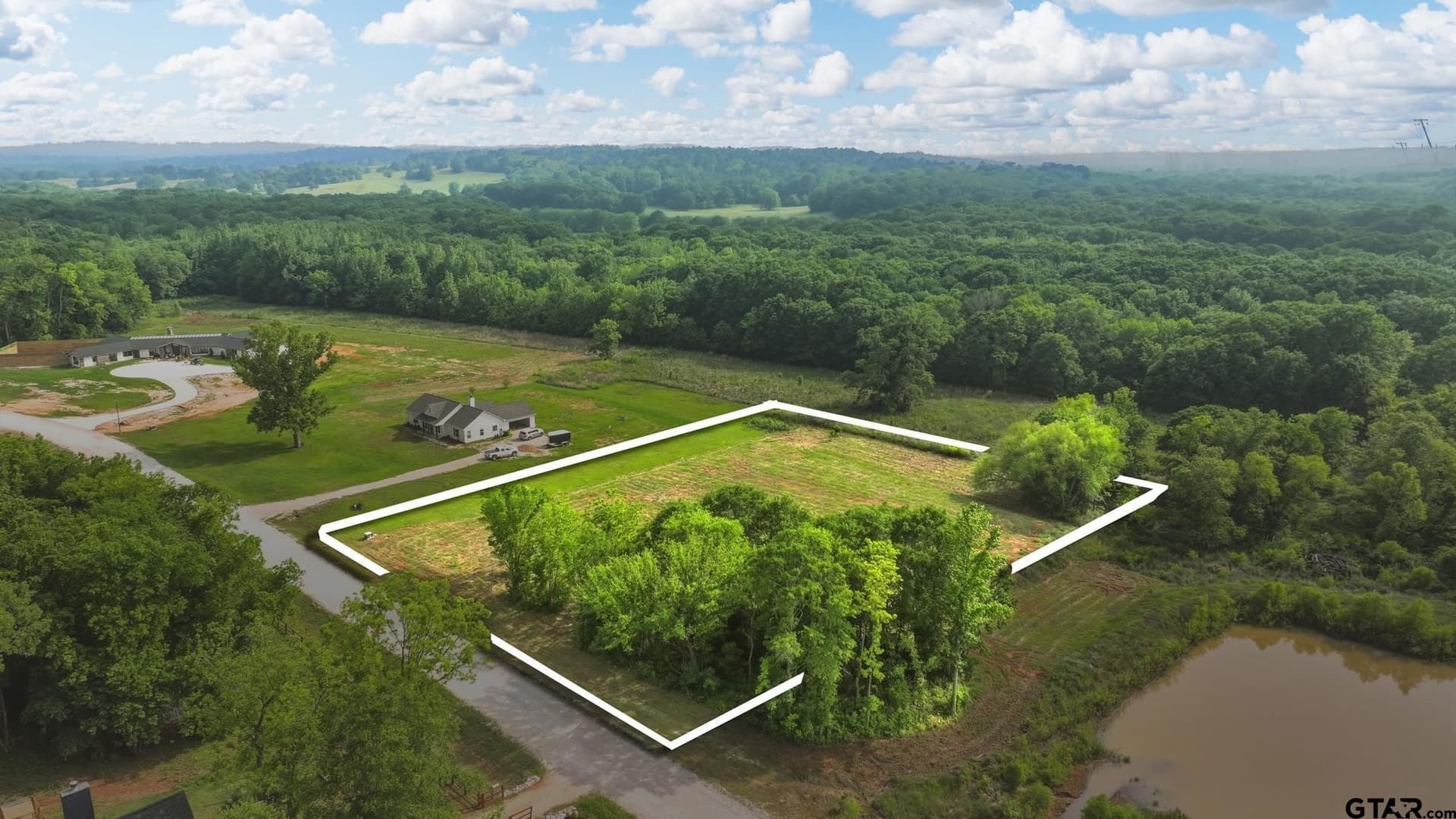 1.89 acres in Smith County