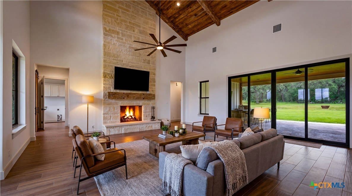 6.81 acres in Hays County gallery image 4