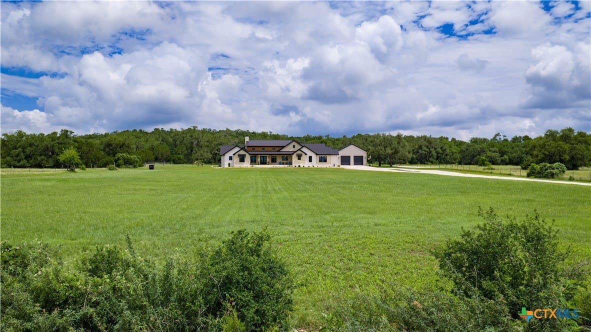 6.81 acres in Hays County gallery image 3