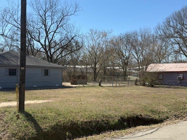 0.1 acres in Lamar County - photo 3