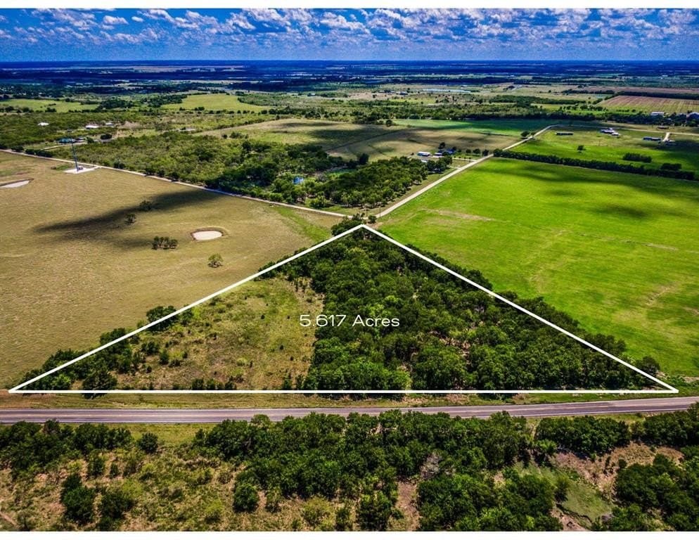 5.62 acres in Ellis County