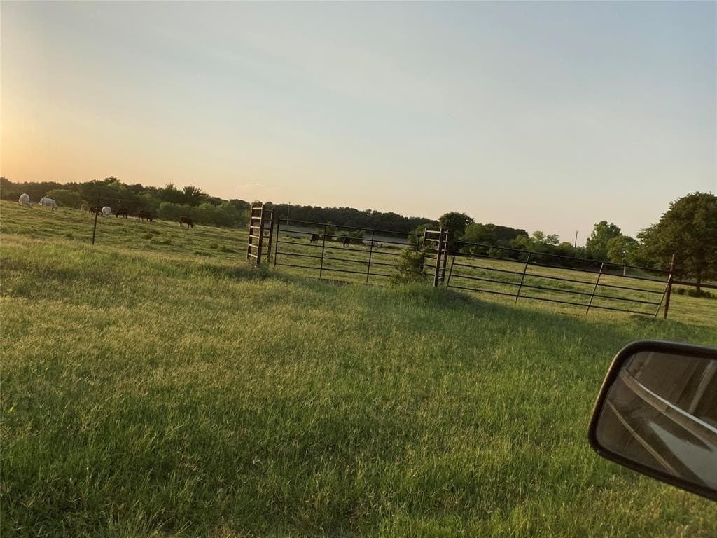 10 acres in Hill County gallery image 4