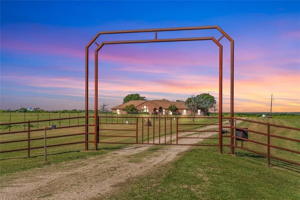 20 acres in McLennan County