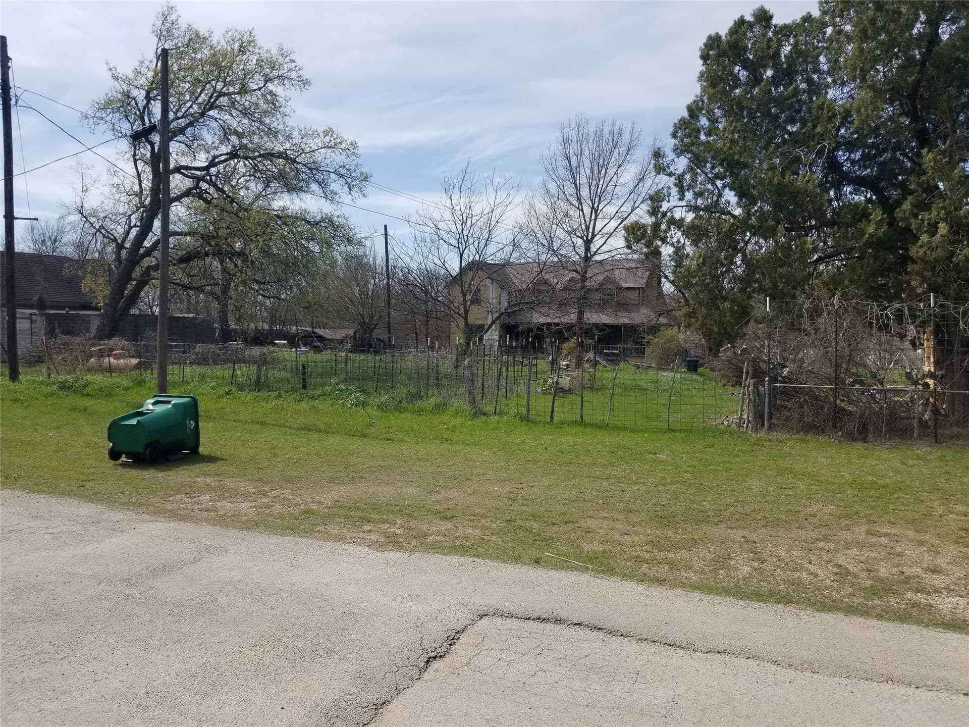 1.9 acres in Johnson County gallery image 3