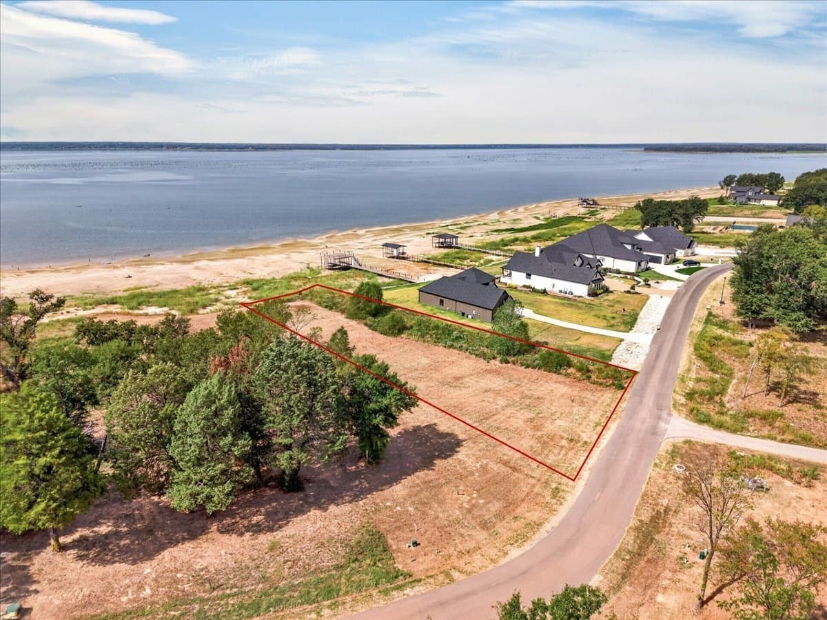 0.92 acres in Kaufman County - photo 17