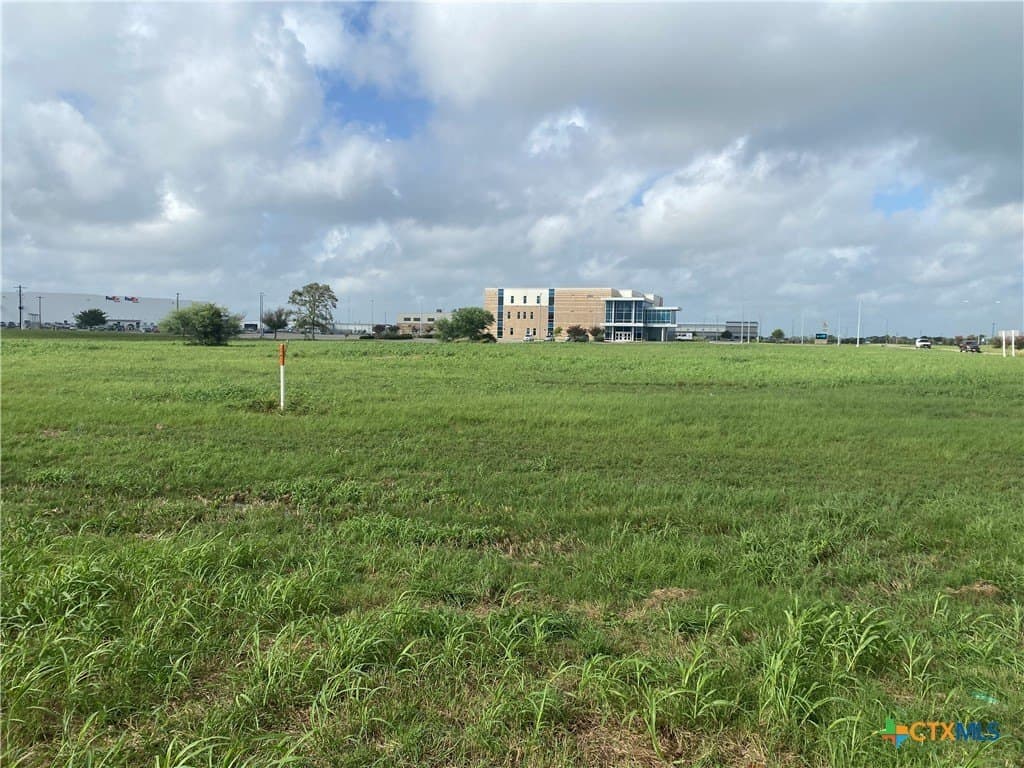3.45 acres in Victoria County gallery image 2
