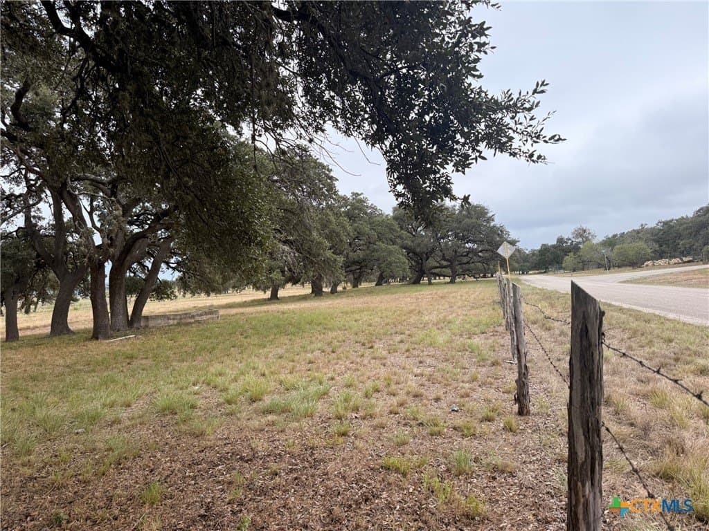 9.59 acres in Comal County - photo 7