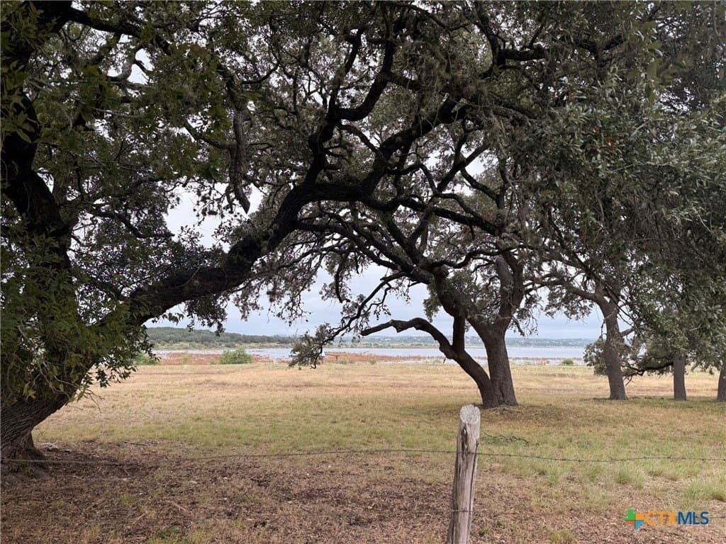 9.59 acres in Comal County - photo 5