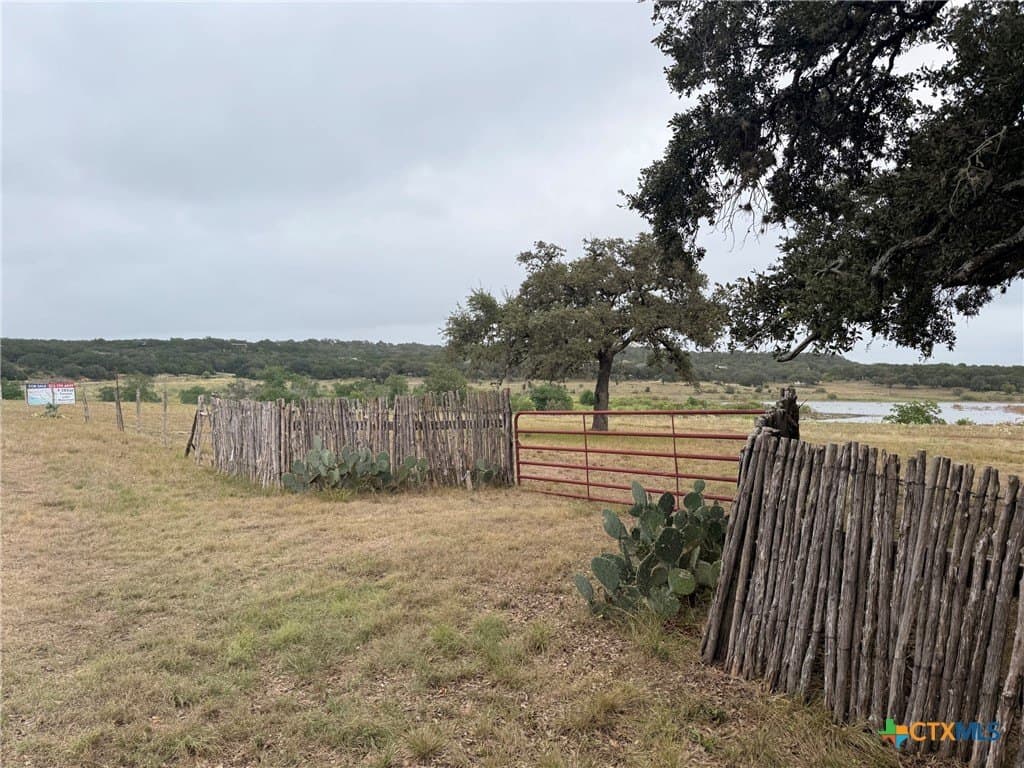 9.59 acres in Comal County - photo 9