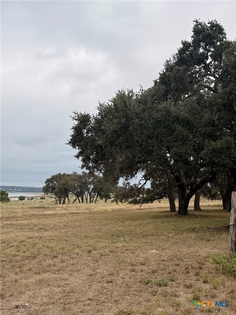 9.59 acres in Comal County - photo 4