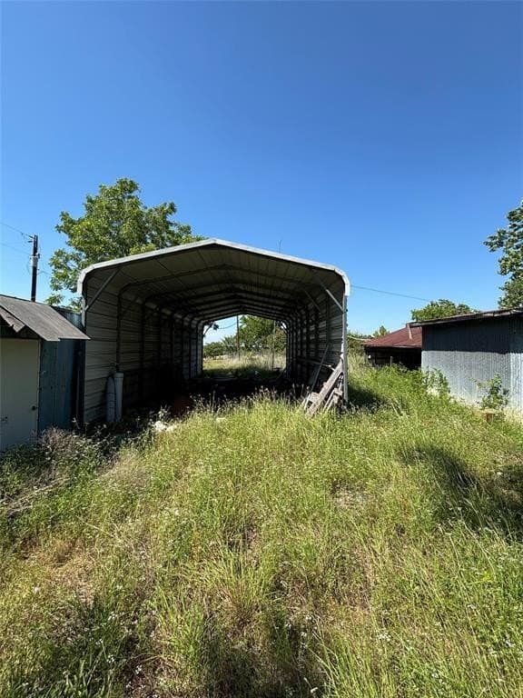 5.85 acres in Ellis County gallery image 2