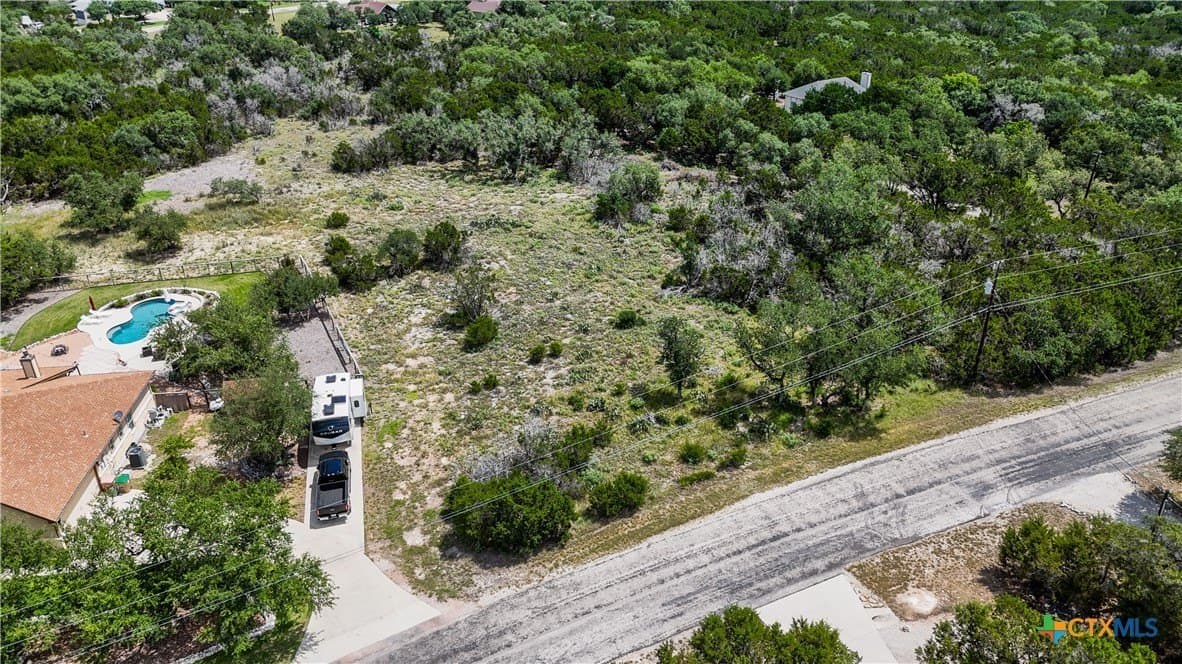 1.1 acres in Comal County gallery image 2