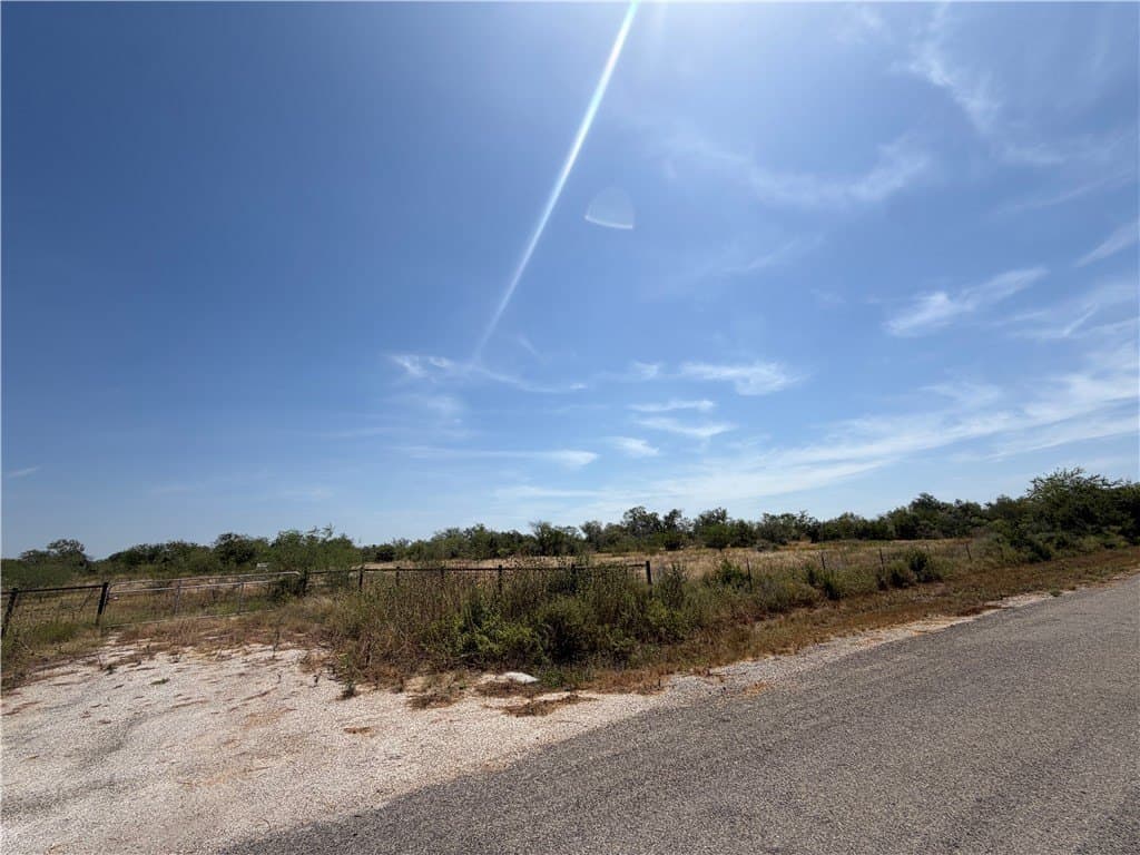 10.58 acres in Karnes County - photo 6